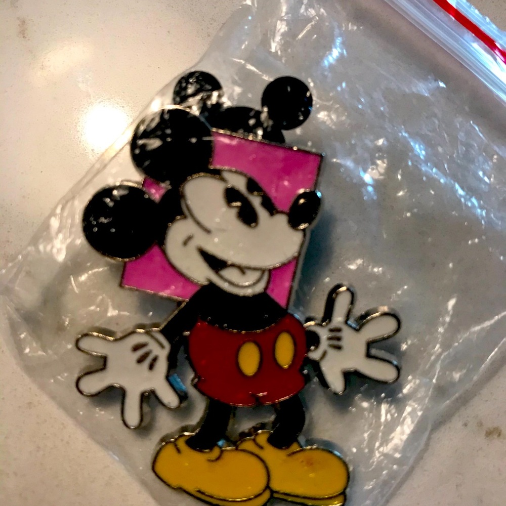 Disney Mickey Pin